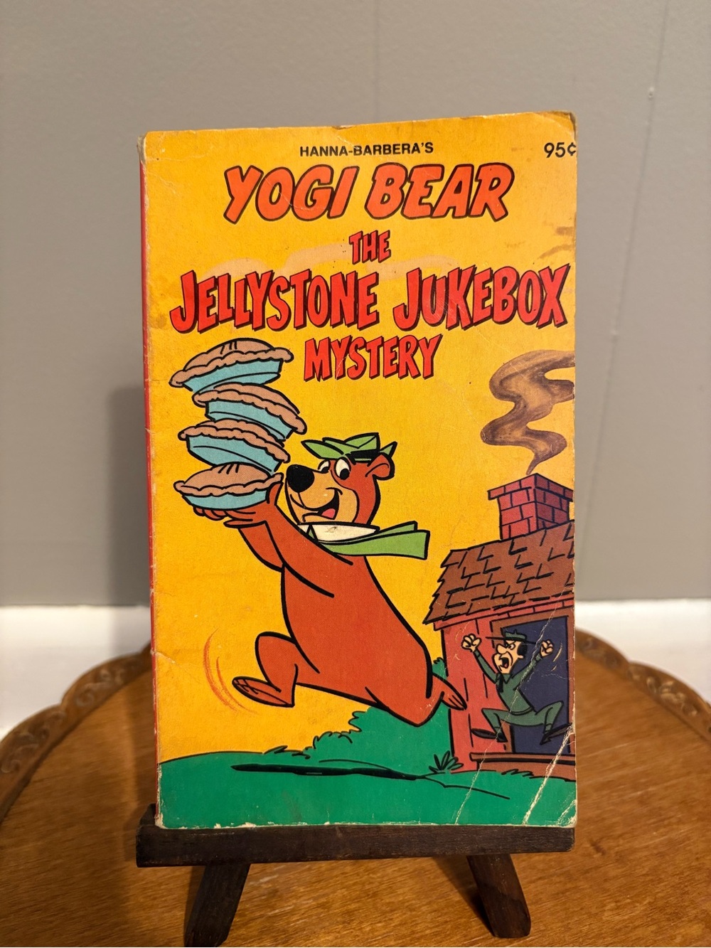 Yogi Bear The Jellystone Jukebox Mystery - Yellow Cover